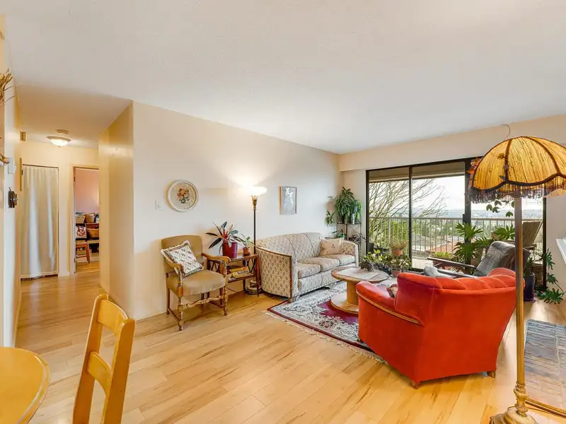 307 5340 HASTINGS STREET - photo 4 of 20
