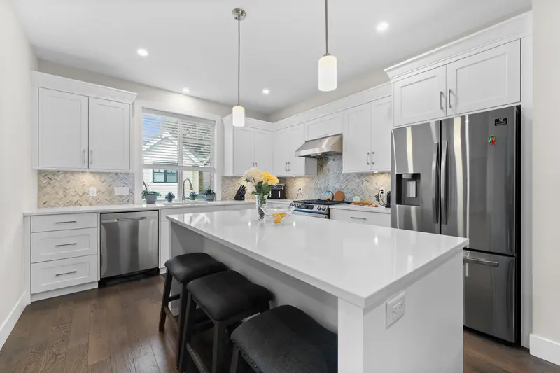 9 34121 GEORGE FERGUSON WAY - photo 4 of 25