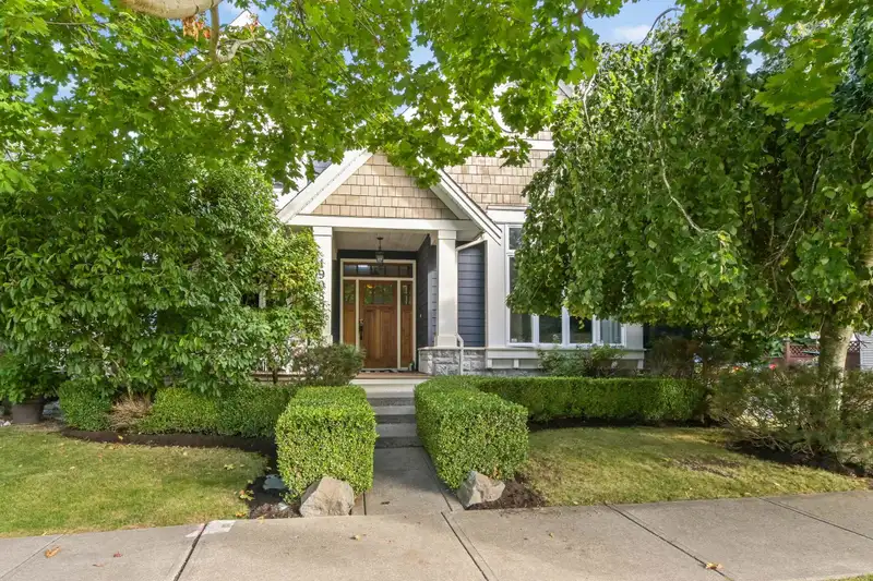19089 68B AVENUE - photo 2 of 36