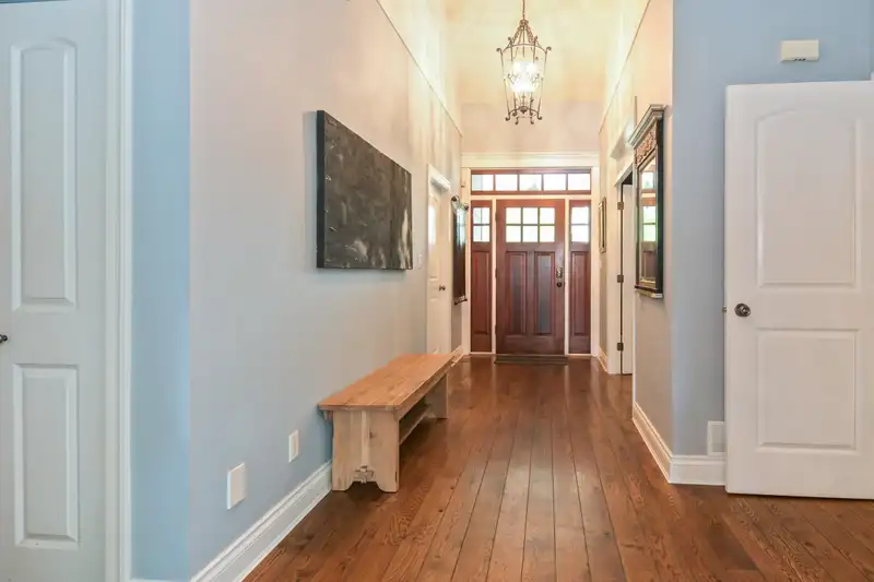 19089 68B AVENUE - photo 4 of 36