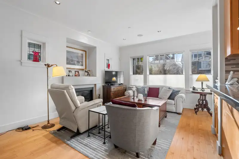 3171 W 2ND AVENUE - photo 3 of 40