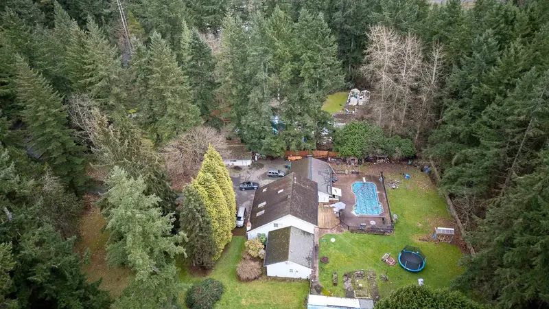 20108 32 AVENUE - photo 2 of 5