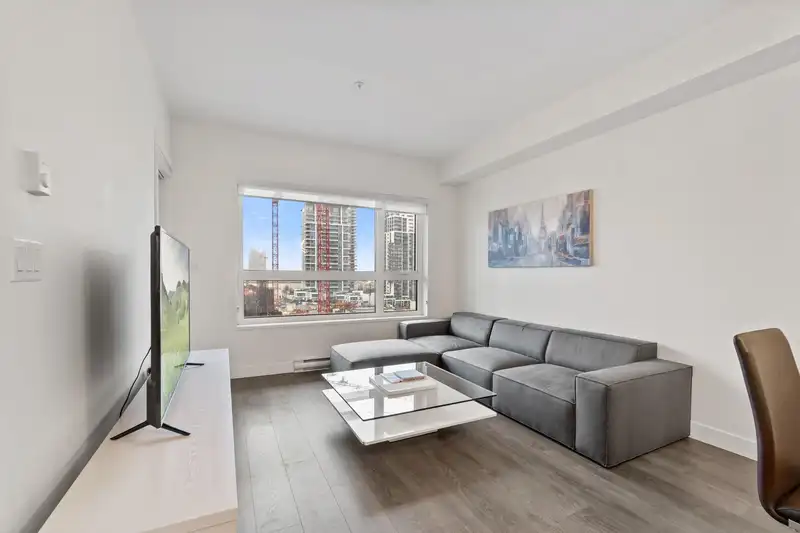 408 4468 DAWSON STREET - photo 2 of 28