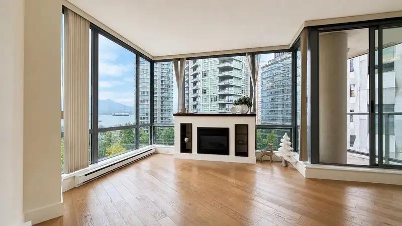 701 1228 W HASTINGS STREET - photo 2 of 22