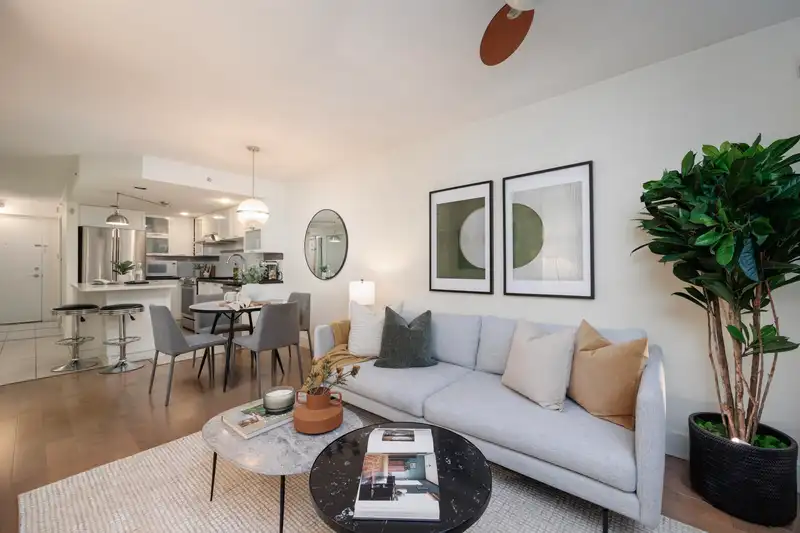 106 2137 W 10TH AVENUE - photo 3 of 15