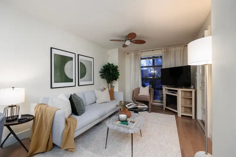106 2137 W 10TH AVENUE - photo 4 of 15