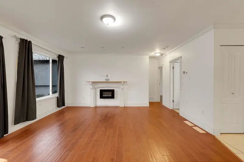 32774 7TH AVENUE - photo 2 of 25