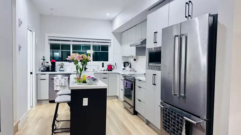 211 80 ELGIN STREET - photo 3 of 7
