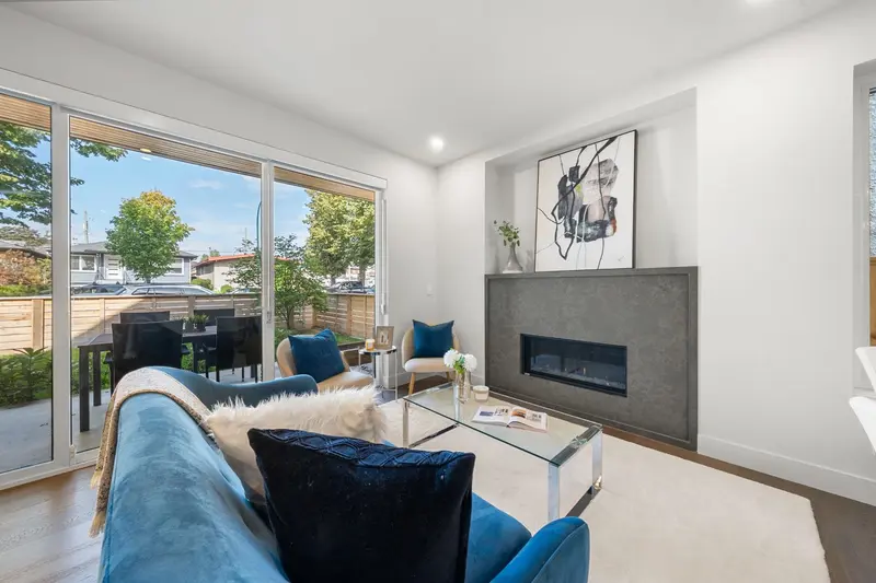 1 638 E 46TH AVENUE - photo 4 of 25