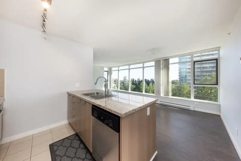 606 6688 ARCOLA STREET - photo 3 of 31