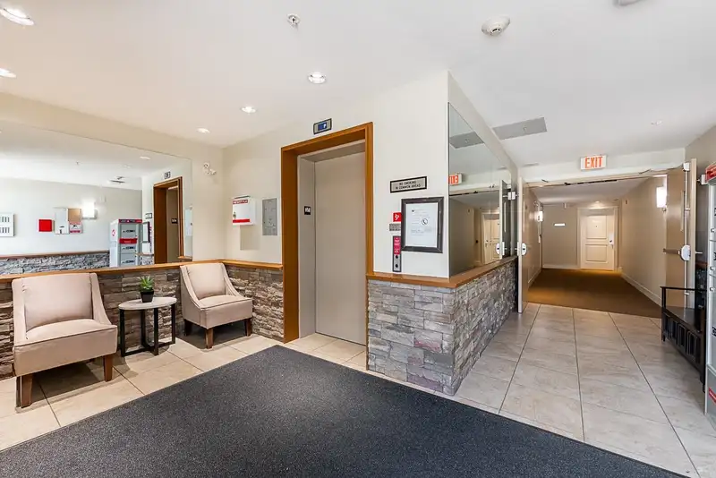 116 11887 BURNETT STREET - photo 4 of 31