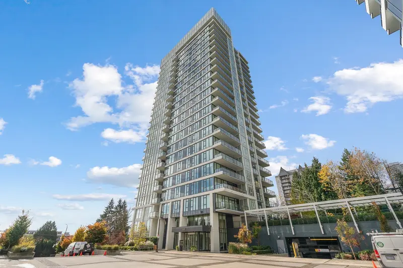 205 585 AUSTIN AVENUE - photo 2 of 24