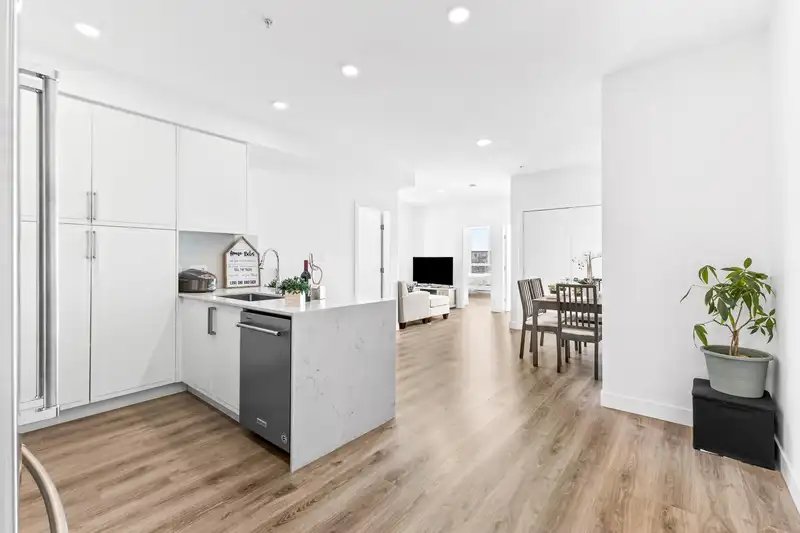 505 700 CLARKE ROAD - photo 3 of 26