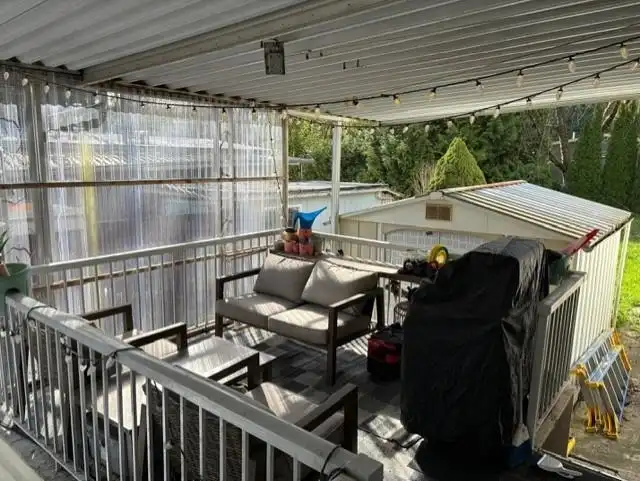 46 8266 KING GEORGE BOULEVARD - photo 2 of 15