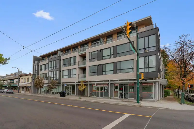 402 5325 WEST BOULEVARD - photo 1 of 34