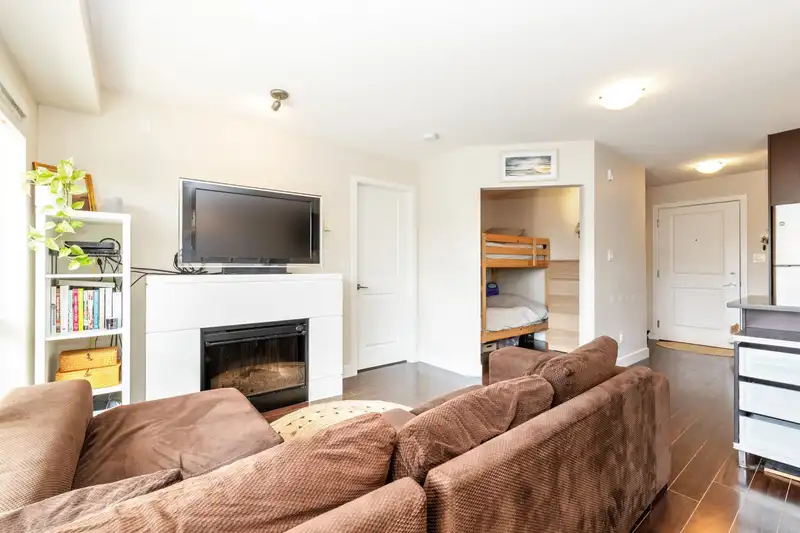 237 15850 26 AVENUE - photo 3 of 20