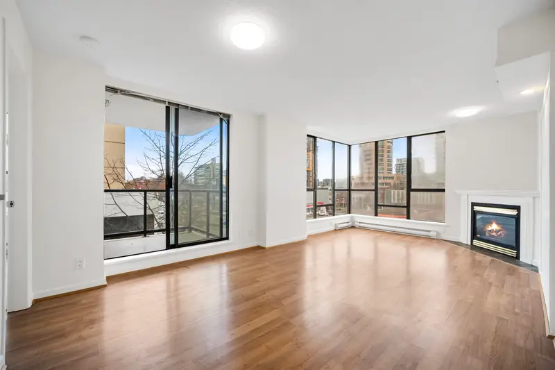 602 8180 GRANVILLE AVENUE - photo 3 of 25