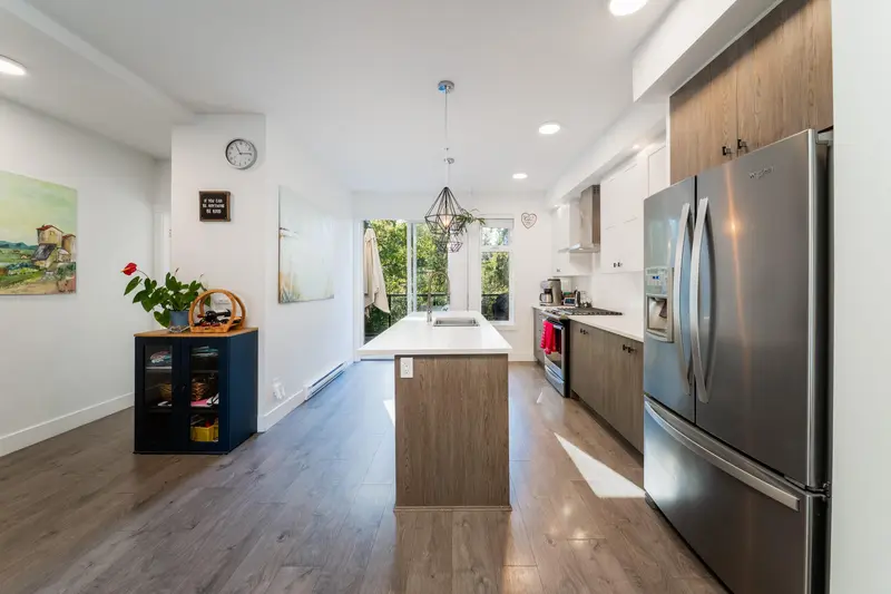 66 24108 104 AVENUE - photo 2 of 25