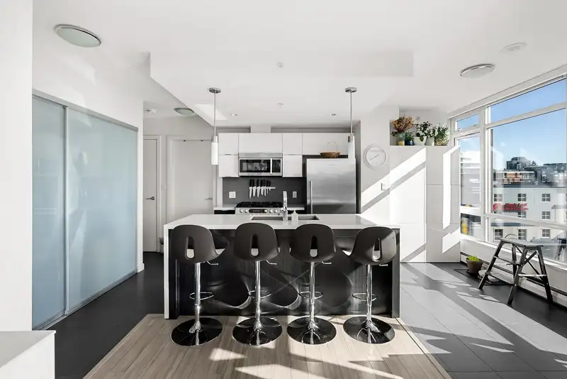 707 1775 QUEBEC STREET - photo 4 of 36
