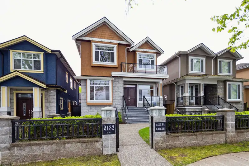 2132 E 27TH AVENUE - photo 1 of 32