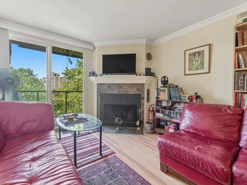 409 1550 BARCLAY STREET - photo 2 of 21