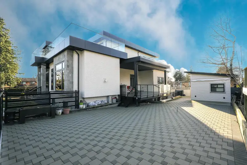 6149 181A STREET - photo 3 of 25