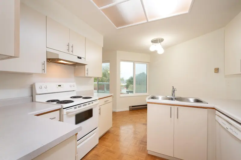 203 7600 FRANCIS ROAD - photo 3 of 25