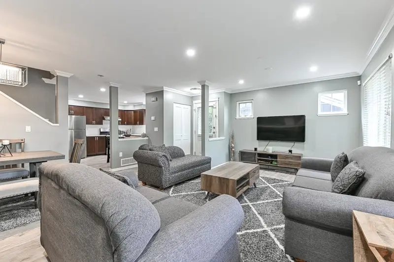 135 12040 68 AVENUE - photo 3 of 25