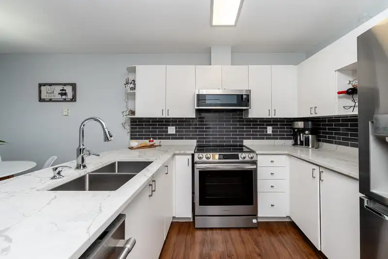 29 19034 MCMYN ROAD - photo 3 of 27