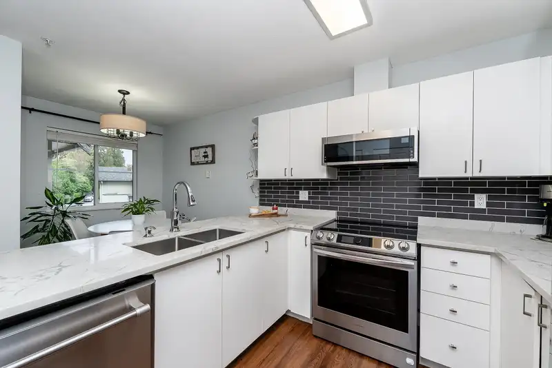 29 19034 MCMYN ROAD - photo 4 of 27