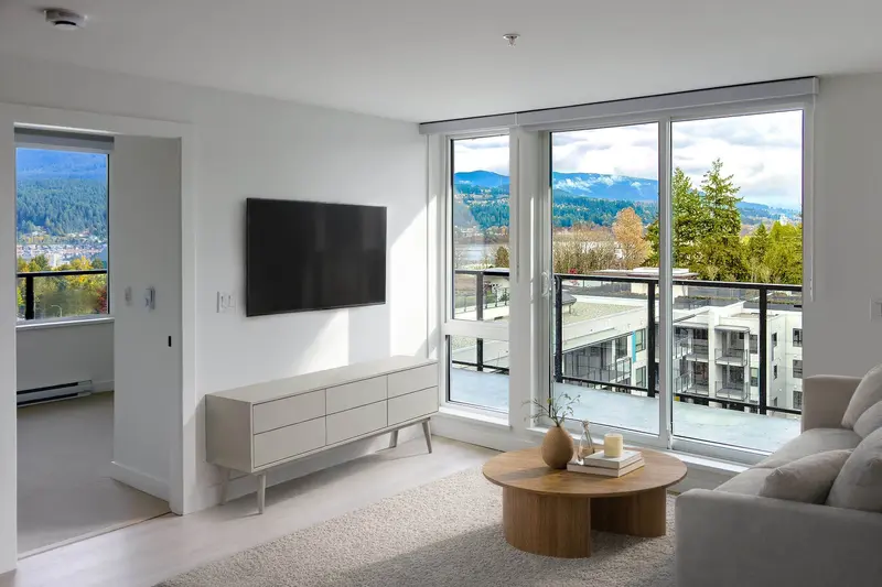 406 2002 ST. GEORGE STREET - photo 1 of 23