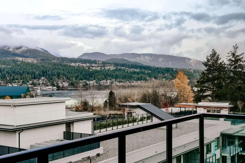 406 2002 ST. GEORGE STREET - photo 4 of 23