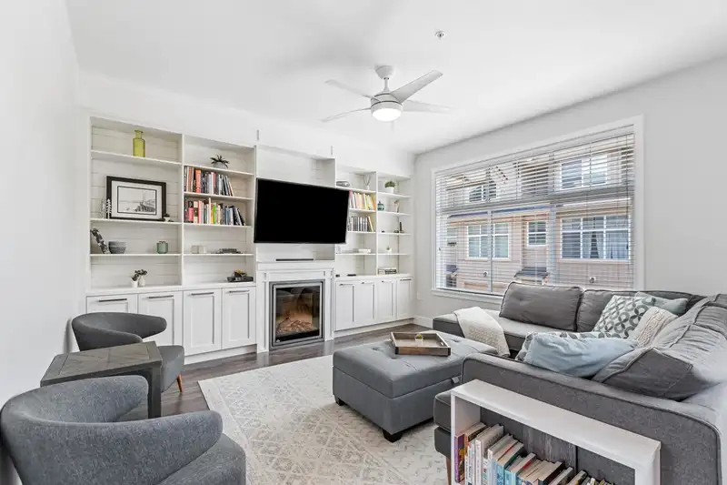 33 20966 77A AVENUE - photo 2 of 40