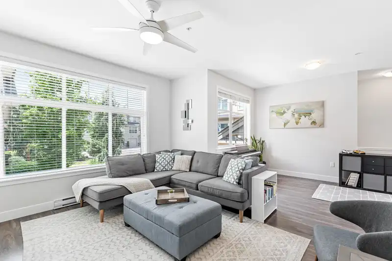 33 20966 77A AVENUE - photo 4 of 40