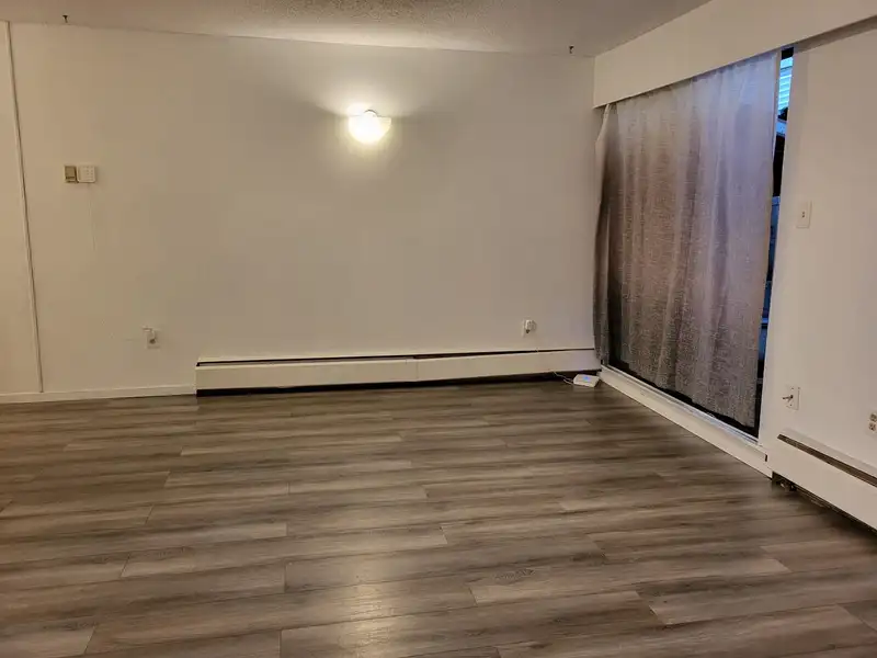 112 515 ELEVENTH STREET - photo 2 of 8