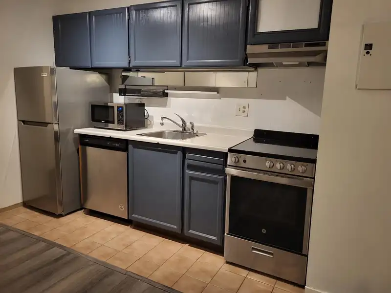 112 515 ELEVENTH STREET - photo 4 of 8