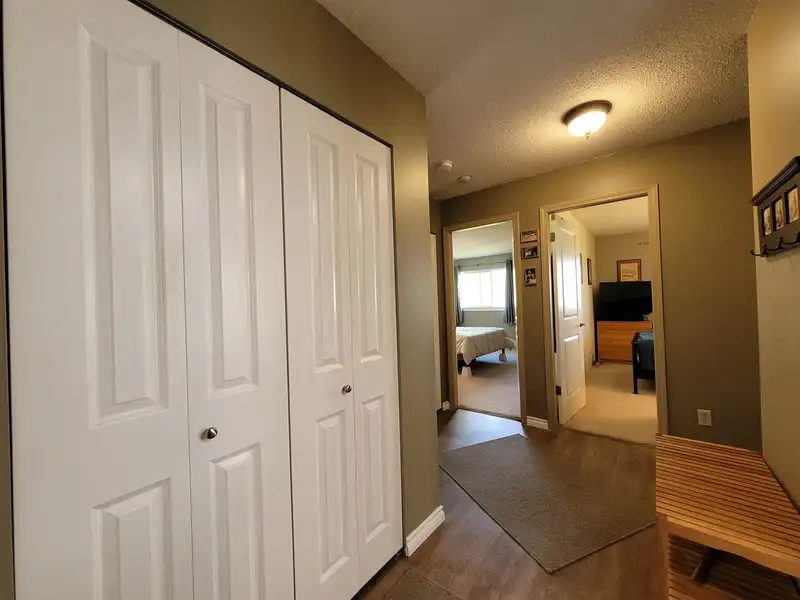 310 4926 48 AVENUE - photo 4 of 28