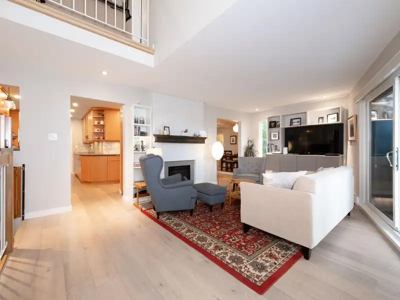 2727 PANORAMA DRIVE - photo 4 of 40