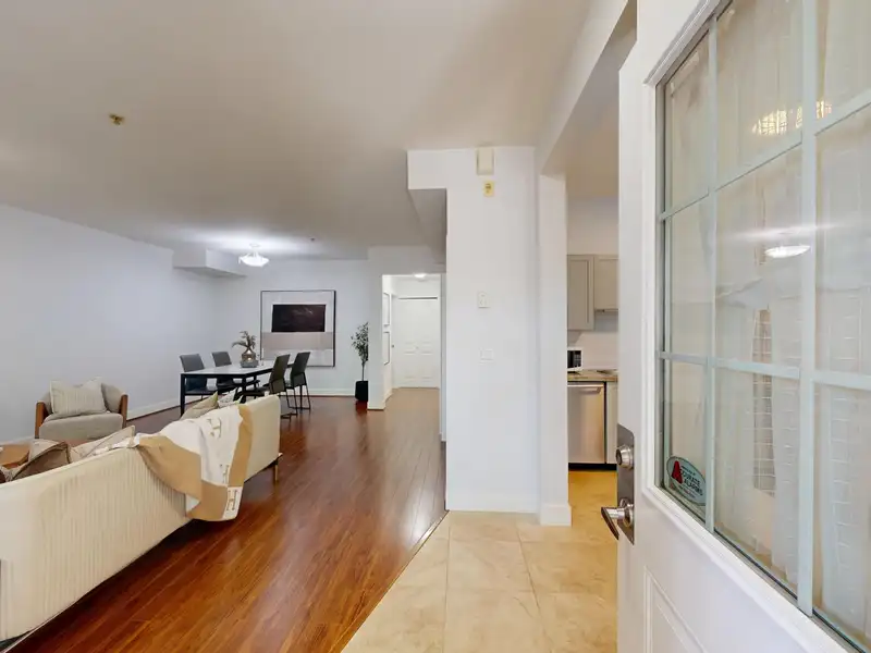 305 4468 ALBERT STREET - photo 2 of 35