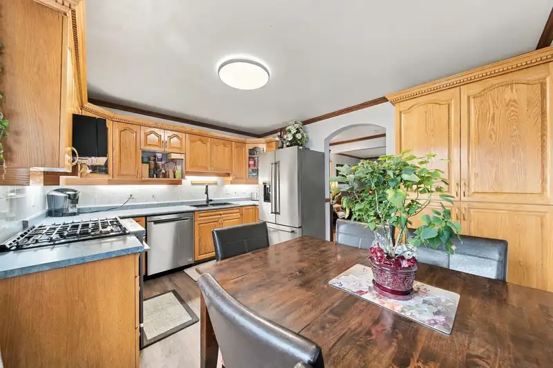 16 11735 89A AVENUE - photo 4 of 24