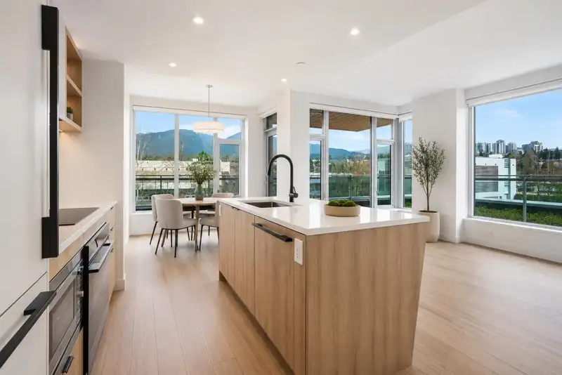312 755 HARBOURSIDE DRIVE - photo 3 of 32