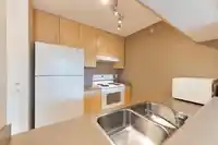 312 3663 CROWLEY DRIVE - thumbnail 2