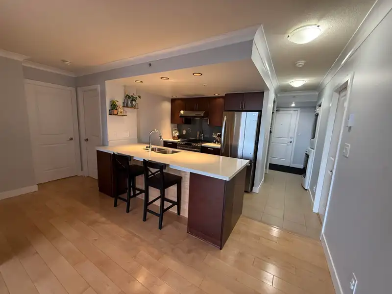 1008 9188 HEMLOCK DRIVE - photo 4 of 19