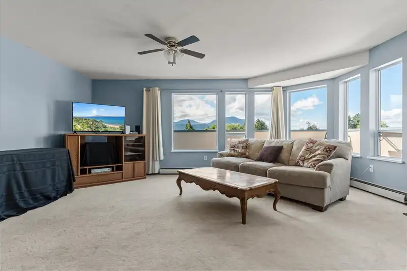 217 7685 AMBER DRIVE - photo 3 of 37