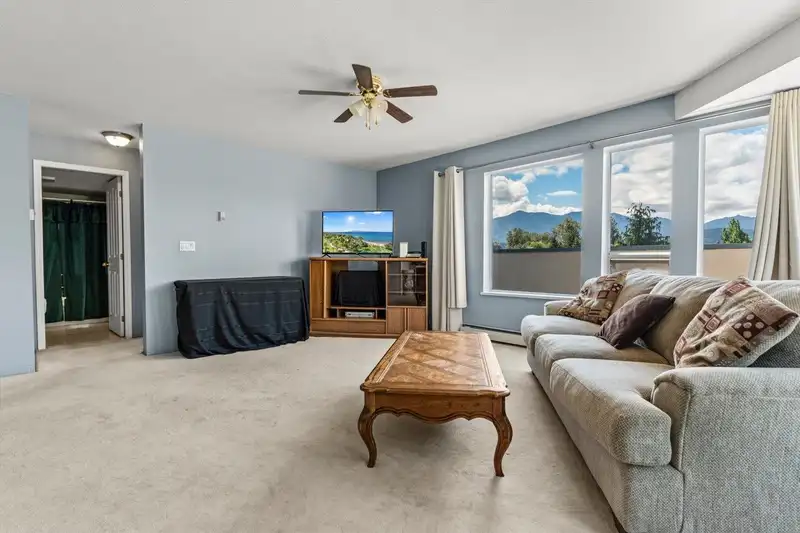 217 7685 AMBER DRIVE - photo 4 of 37