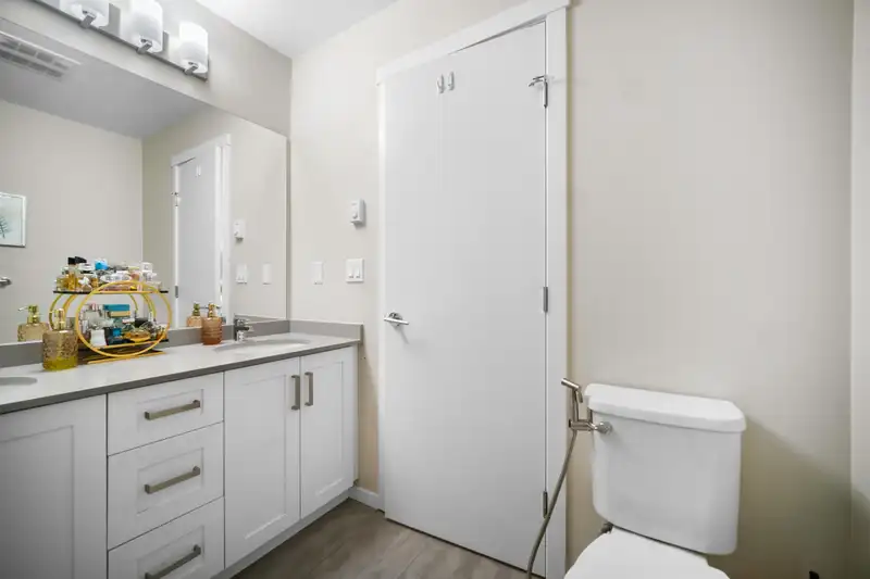 17 5858 142ND STREET - photo 4 of 28