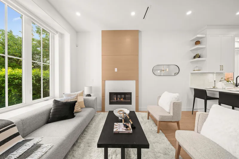 1 312 E 40TH AVENUE - photo 1 of 25