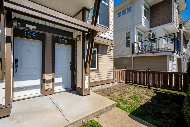 138 19433 68 AVENUE - photo 3 of 39