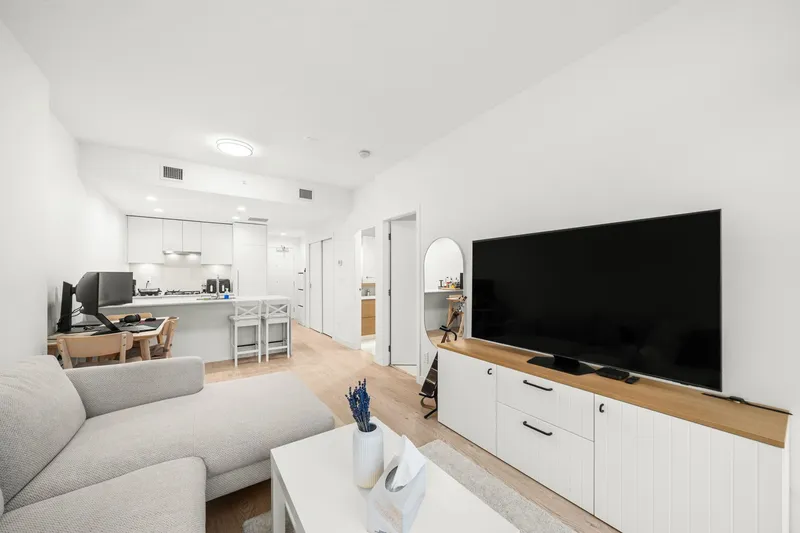 2607 2181 MADISON AVENUE - photo 3 of 25