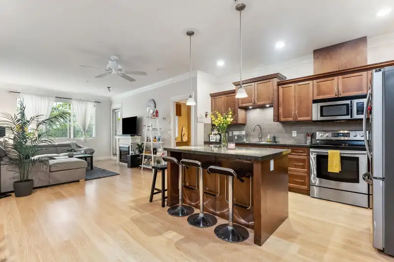 106 22150 DEWDNEY TRUNK ROAD - photo 1 of 25
